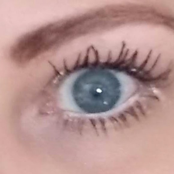 2 - LashSense VolumeIntense Mascara - Picture 5 of 8